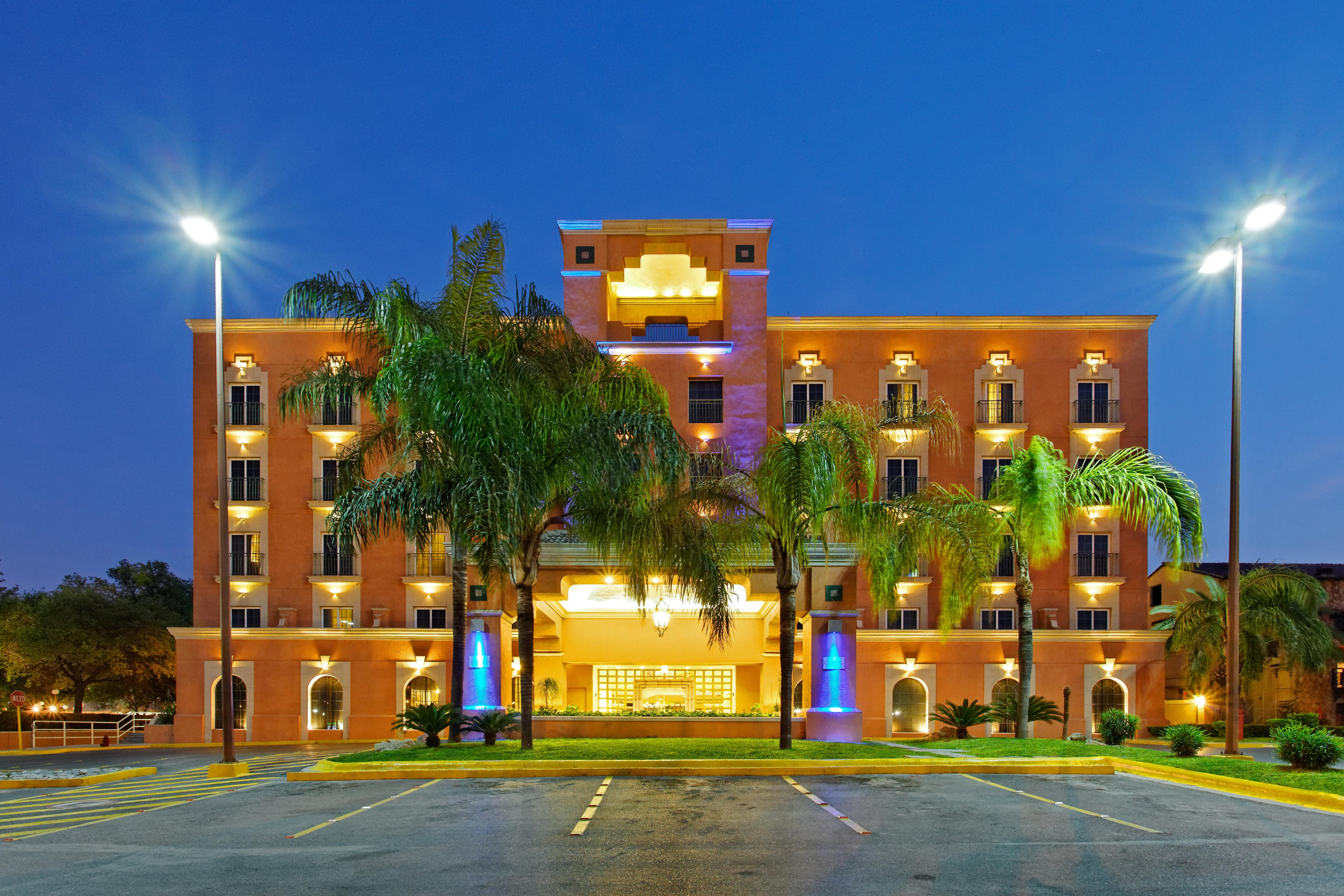 Holiday Inn Express Monterrey Galerias-San Jeronimo By Ihg Buitenkant foto