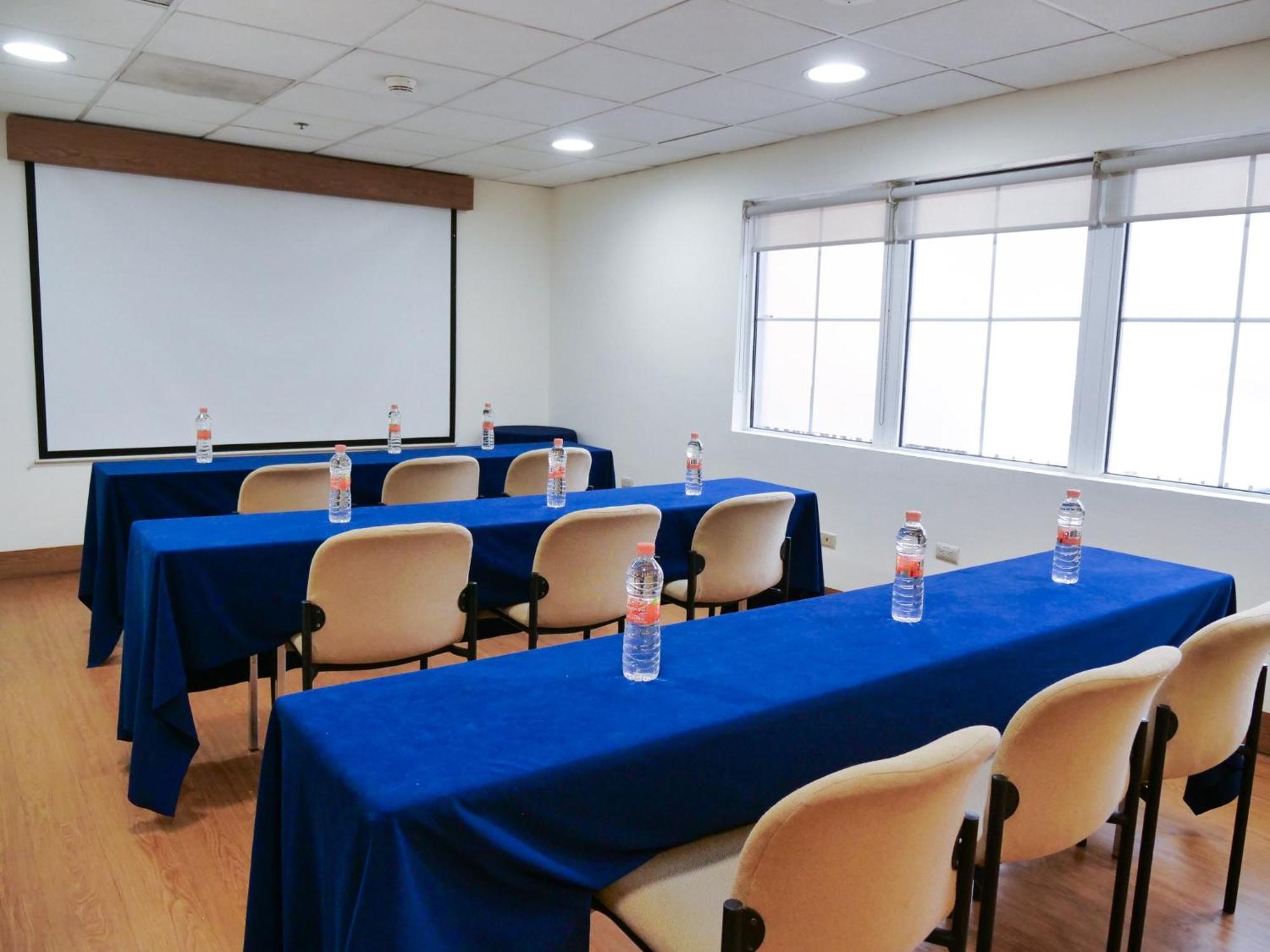 Holiday Inn Express Monterrey Galerias-San Jeronimo By Ihg Buitenkant foto