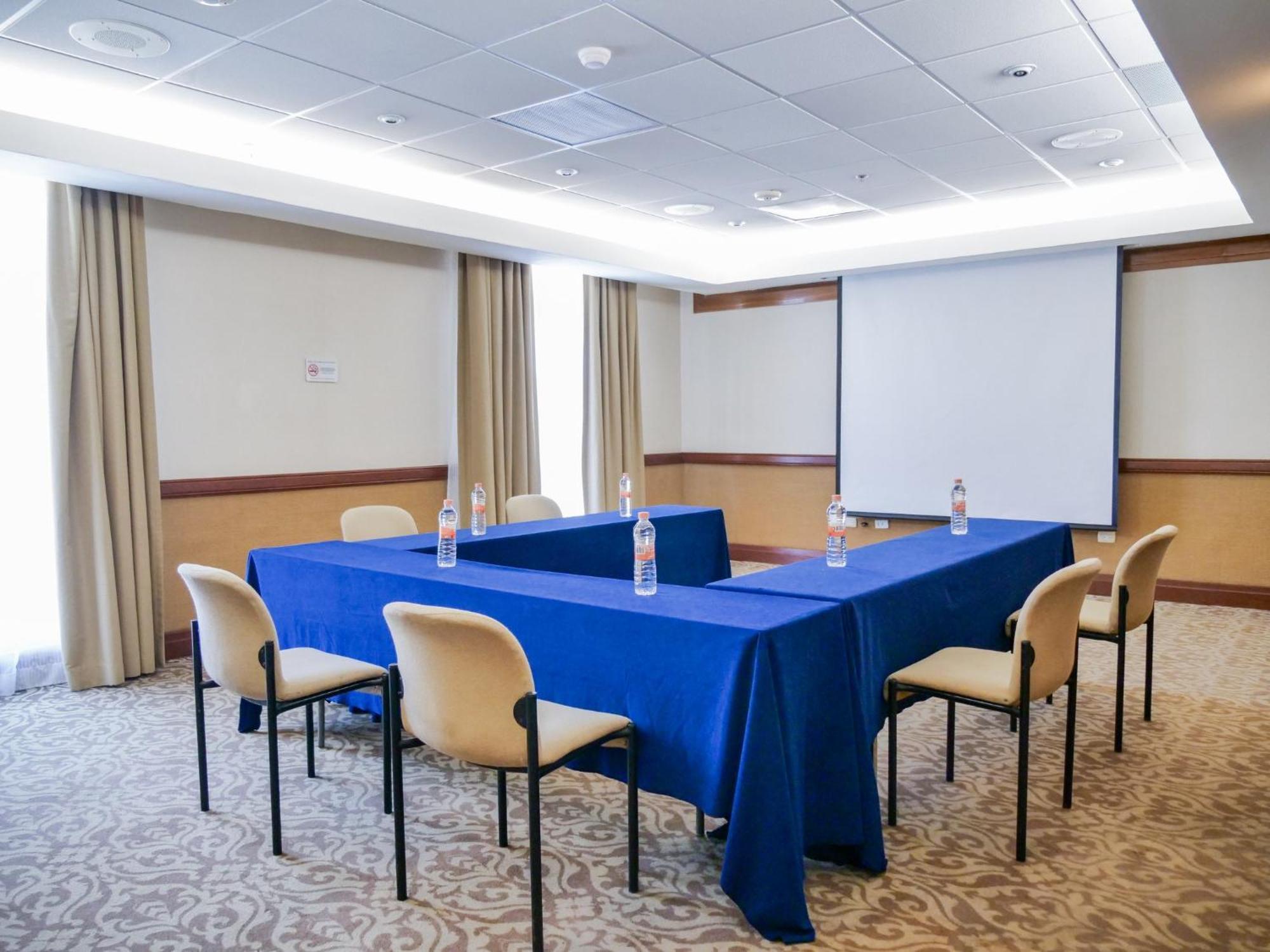 Holiday Inn Express Monterrey Galerias-San Jeronimo By Ihg Buitenkant foto